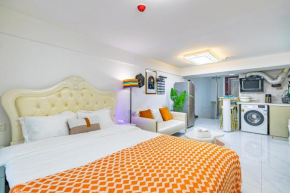 Two-bedroom luxury apartment in Tianhe District, Guangzhou